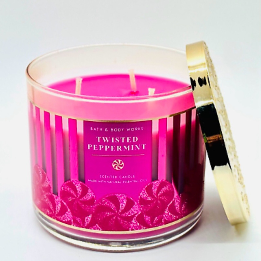 Bath & Body Works, large 3-wick candle, “Twisted Peppermint “ scent, NEW - Picture 4 of 7